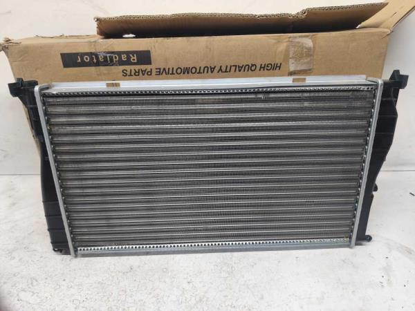 RADIATEUR EAU BMW - Vue 2